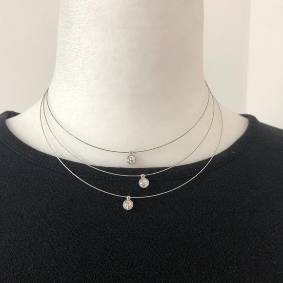Silver tone necklace with  stone - Picture 1 of 2